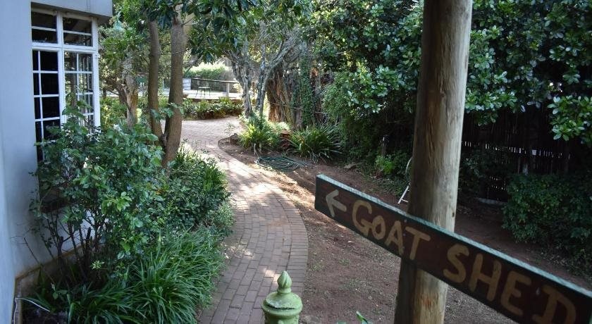 Woodlands Cottages & Camping