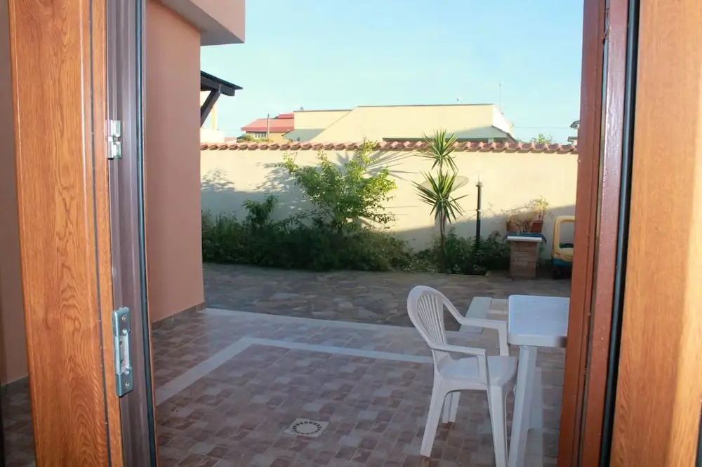 Apartment With 2 Bedrooms in Fiumicino, With Furnished Garden and Wifi Near the Beach