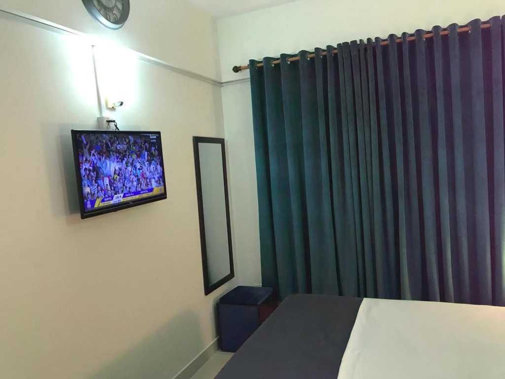 "Service Apartments Karachi" Beach View