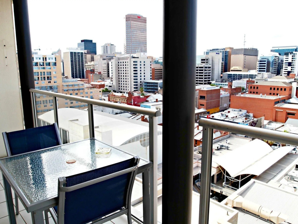 Adelaide Dress Circle Apartments - North Terrace