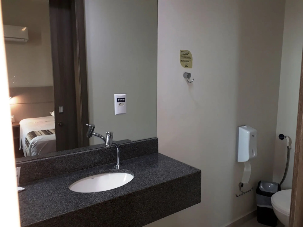 Hotel Valerim Itajaí / Navegantes