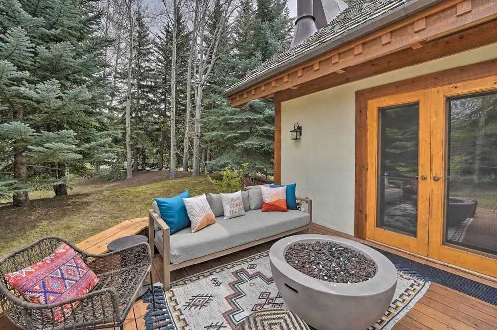 Serene Sun Valley Home w/ Hot Tub & Mtn Views