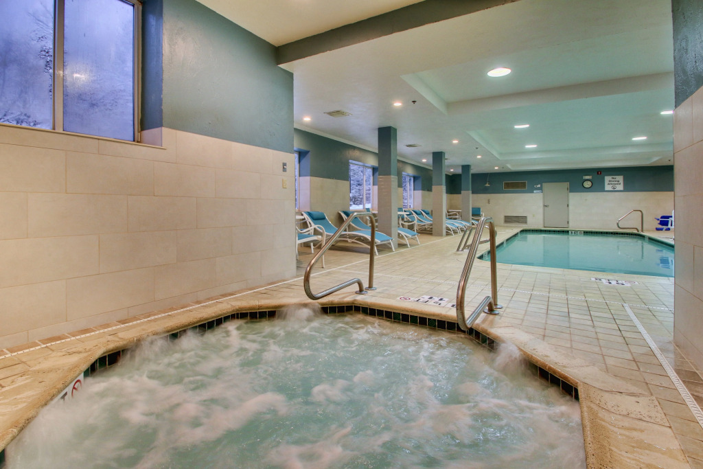 Holiday Inn Express & Suites - Lincoln East - White Mountains by IHG