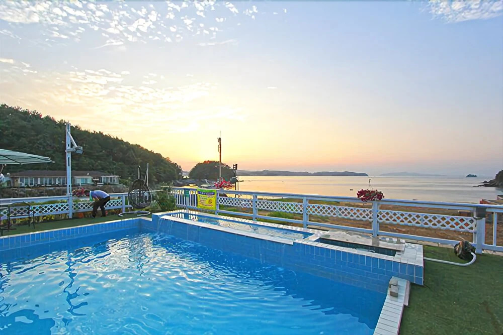 Daebudodemuri Mare Blue Pension