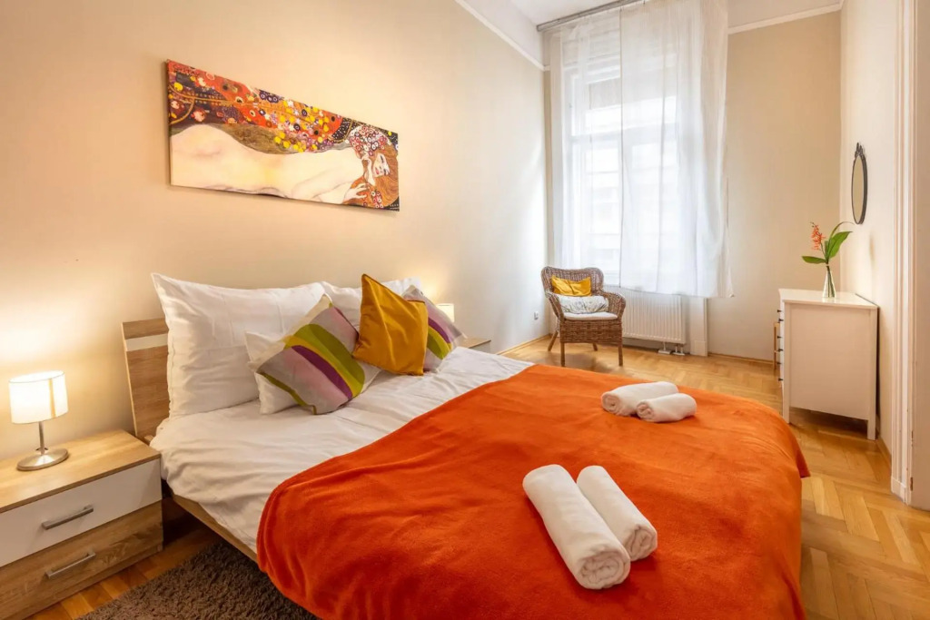 ORANGEHOMES Kalvin Sq 2 bedroom apartment