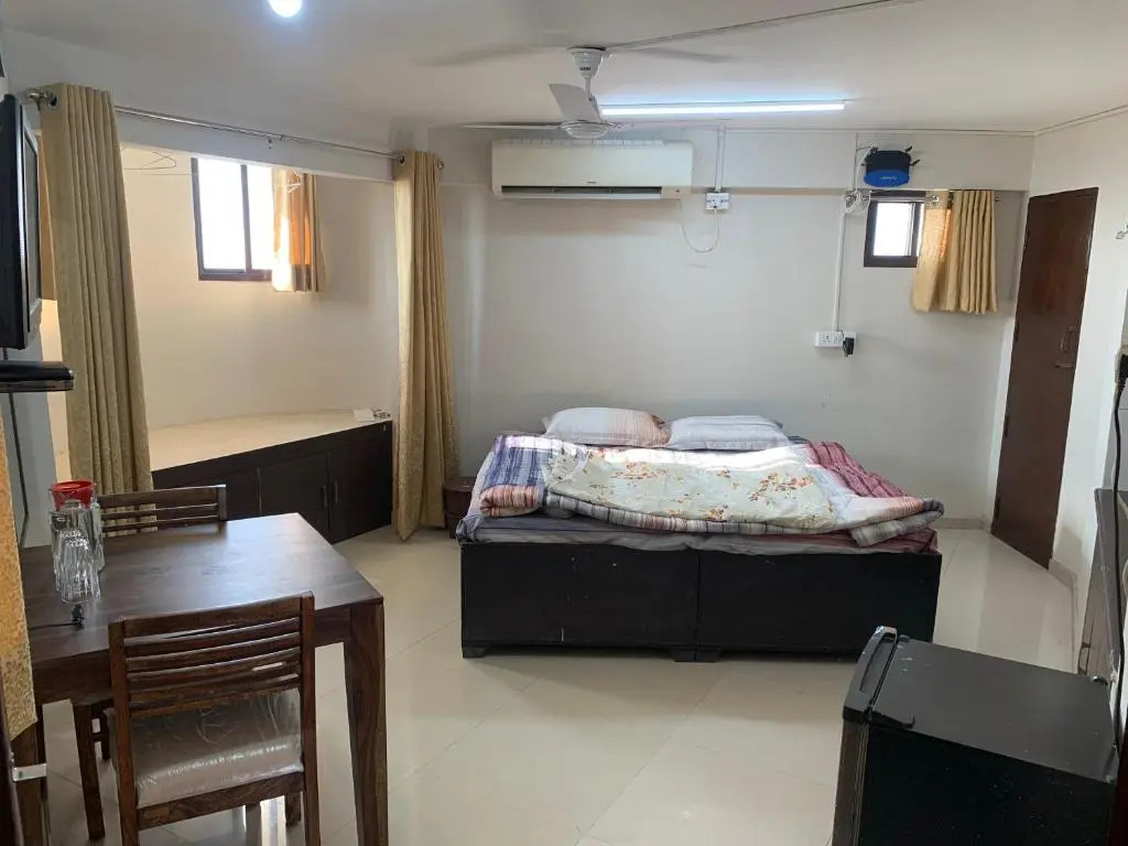 Kamil’s Studio Apartment