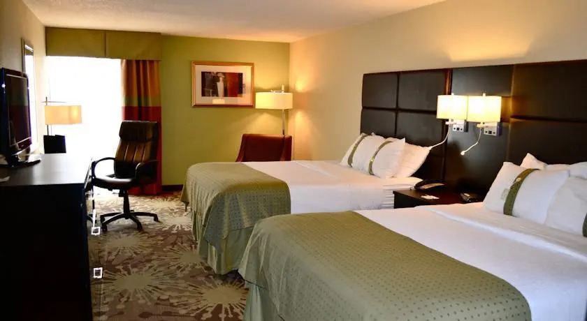 Holiday Inn MORGANTOWN PA TURNPIKE EX 298