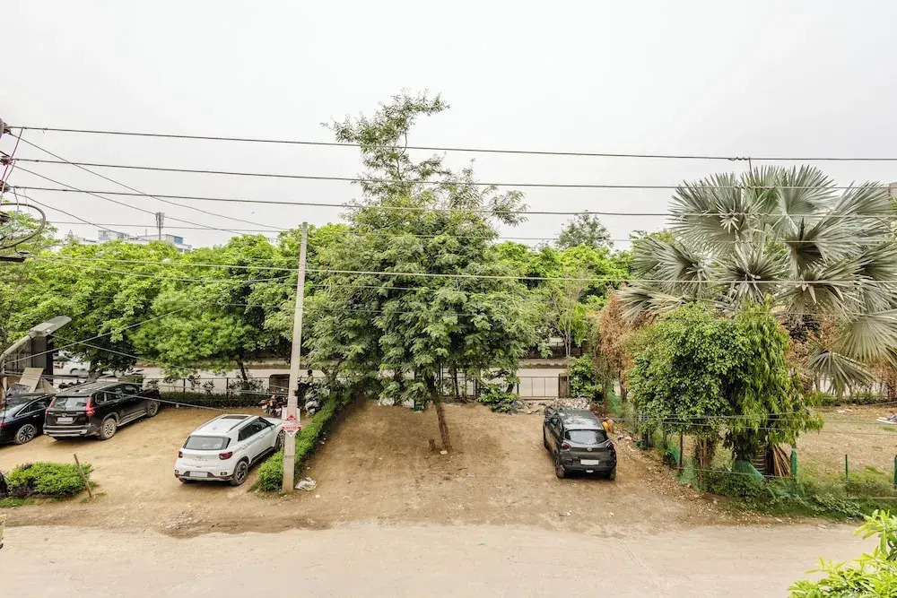 Lime Tree Premier Near Medanta Medicity