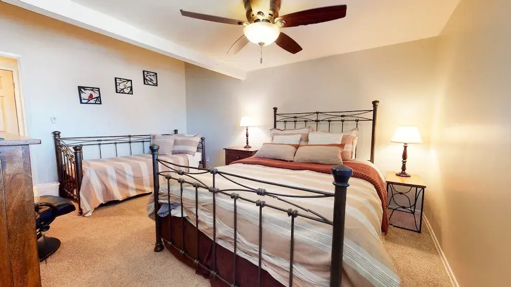 San Sierra 26 Pet-Friendly, Mountain Modern, Walk to The Village by RedAwning