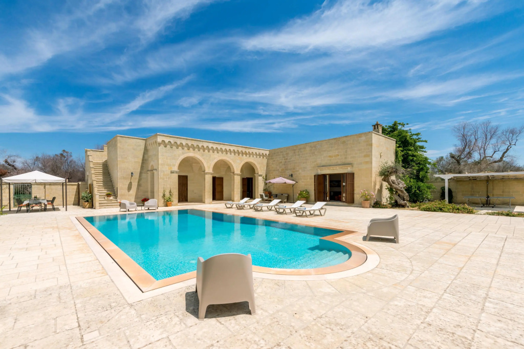 Masseria Le Giare In Carpignano Salentino
