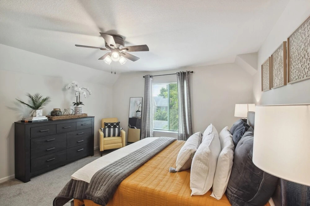 Overland Park Condo, Close to Lakes & Parks!