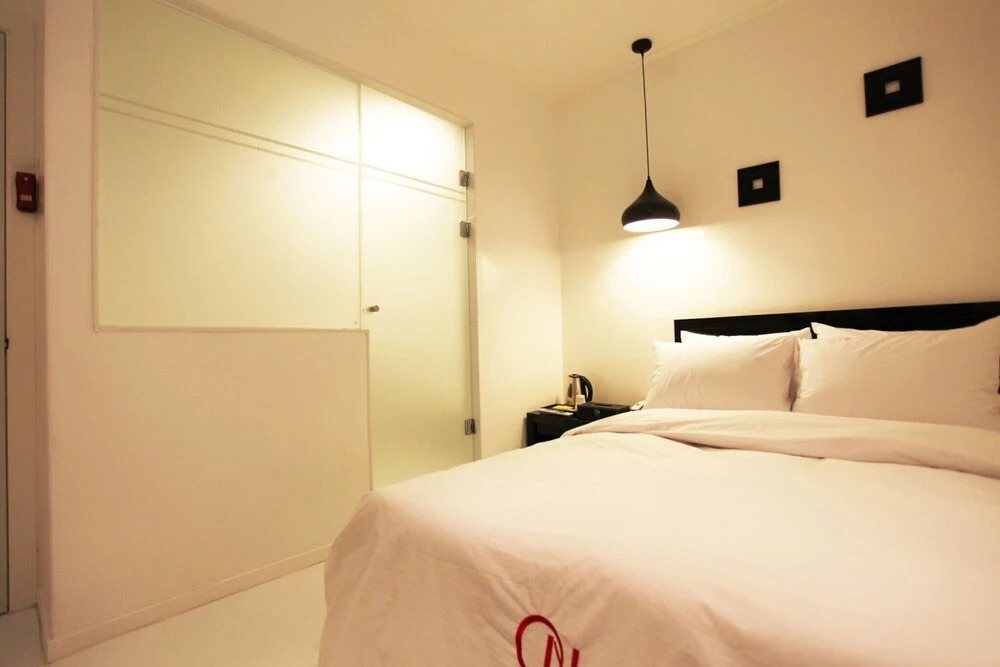 Cheonho Hotel ON