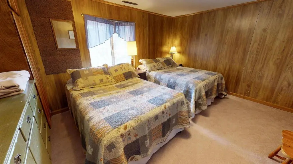 Hideout Ft Abajo 2 BR Cabin, Stunning Views, Secluded!