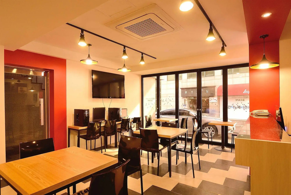 Red Guesthouse