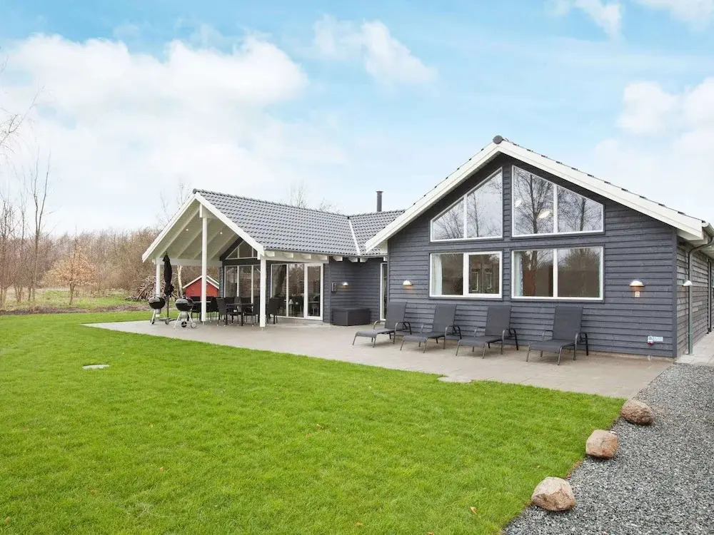 18 Person Holiday Home in Hojby