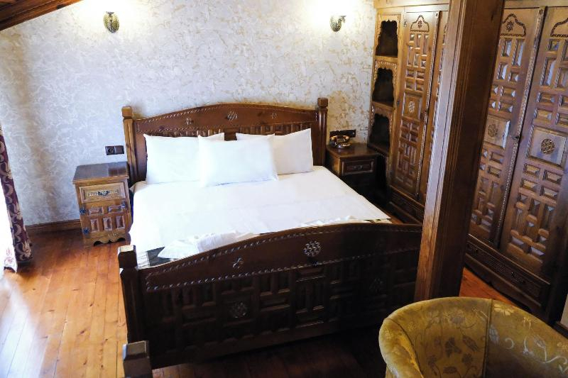 Le Antique 1892 Istanbul