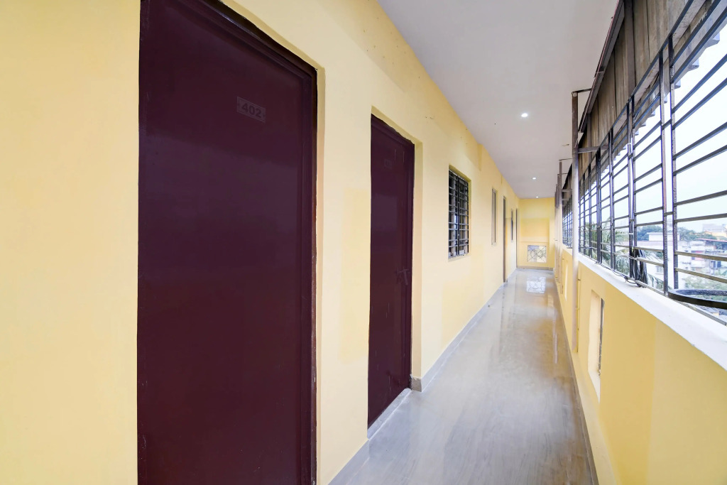 Fabhotel The Infinity