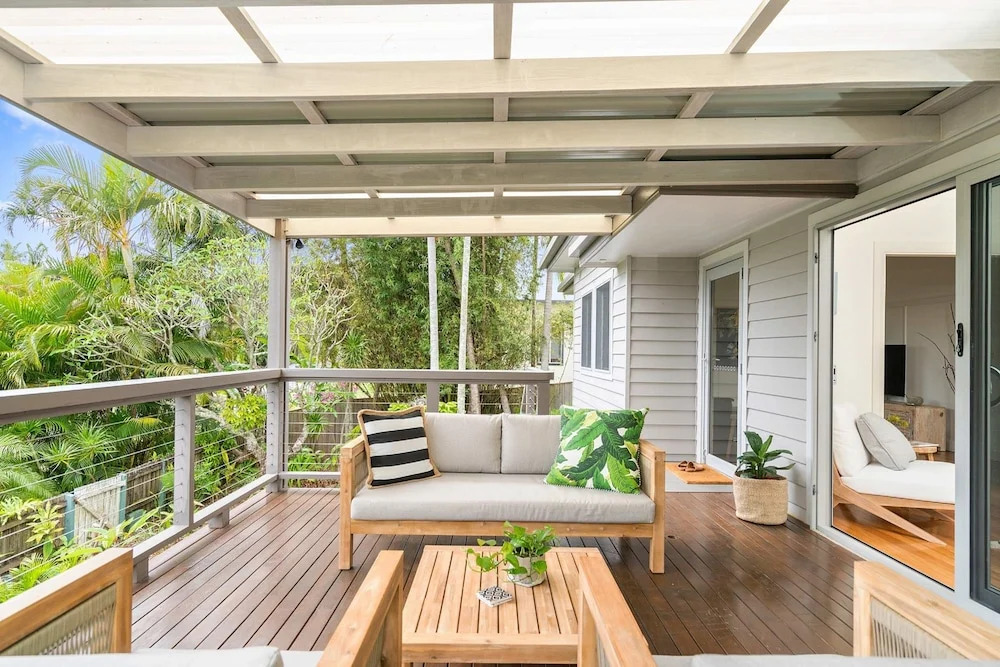 The White Rabbit - with studio & covered deck