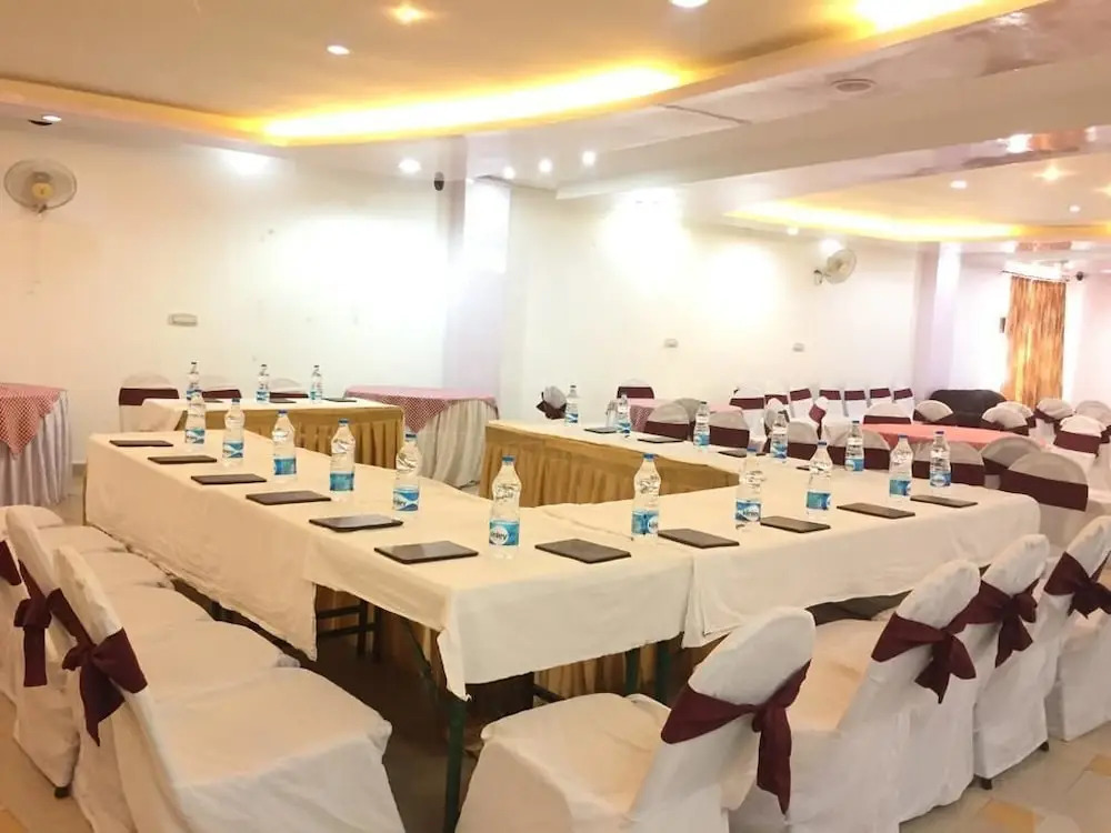 Hotel Sai Gardens