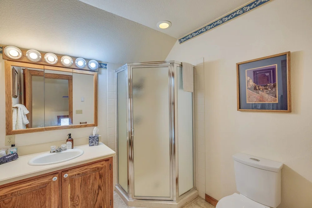 Spacious Ouray Townhome - Walk to Hot Springs!