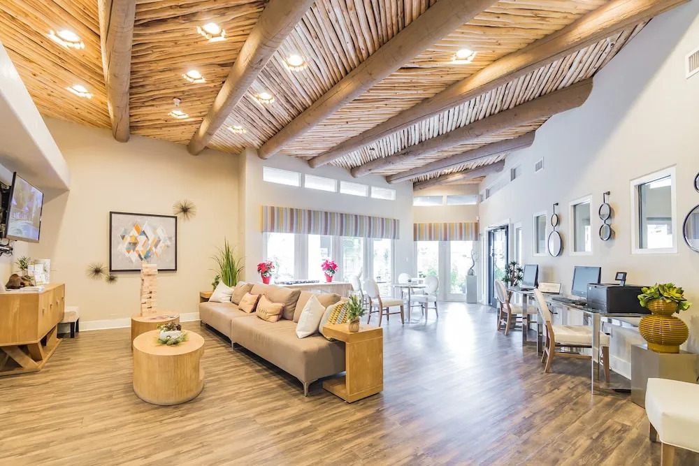 Luxury Scottsdale Suite + Pool + Gym