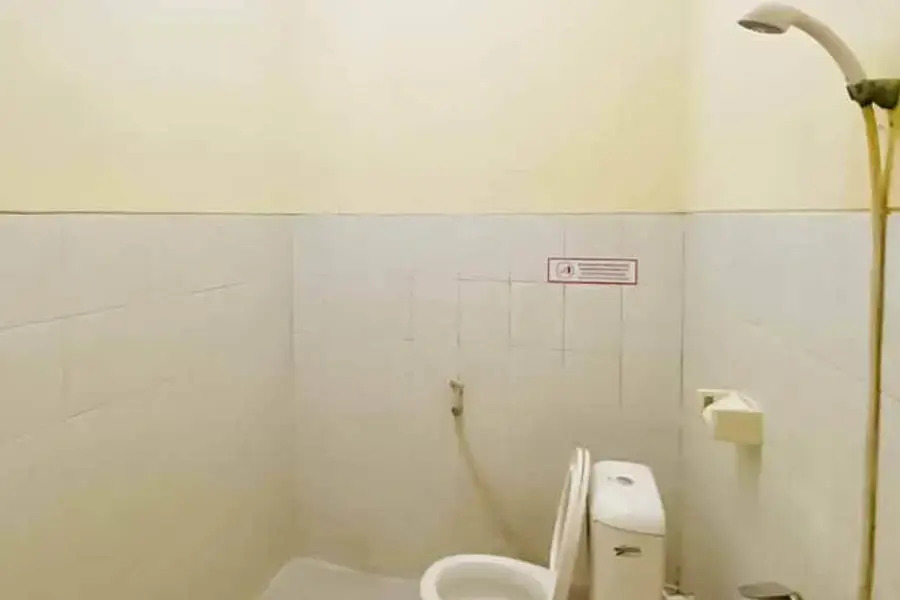 RedDoorz Syariah near T1 Juanda Airport 2