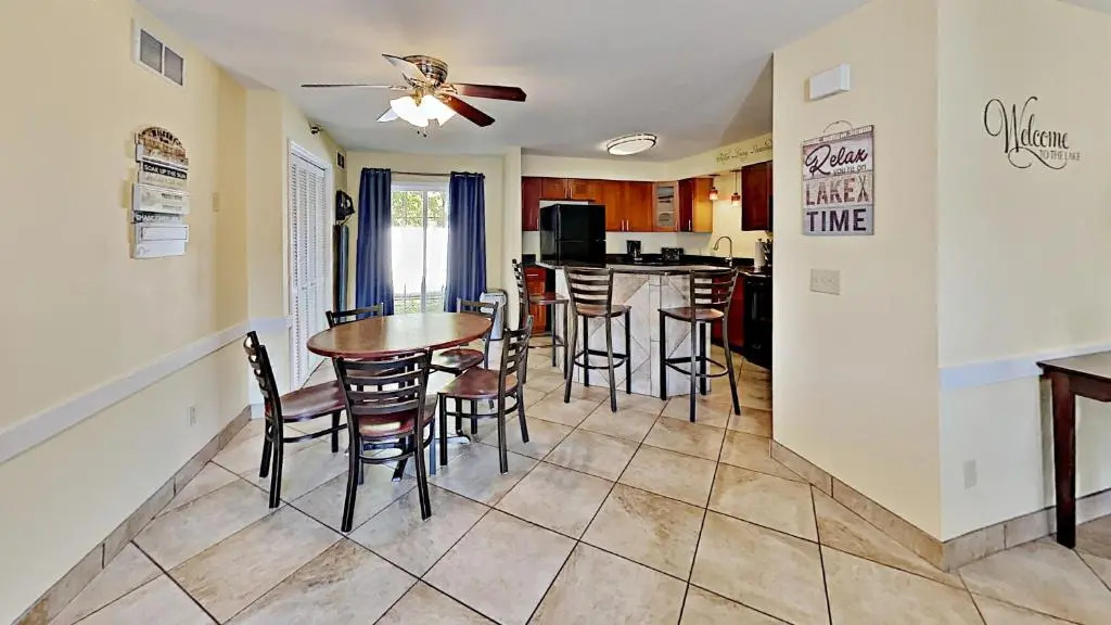 Put-In-Bay Poolview Condo #2