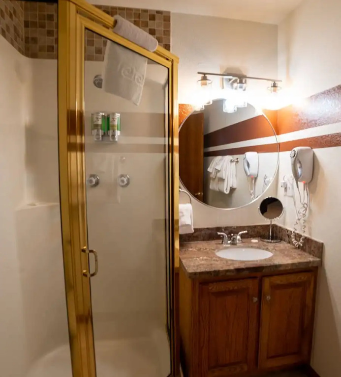 Alpenglow Three Bedroom Two Bath XL A17