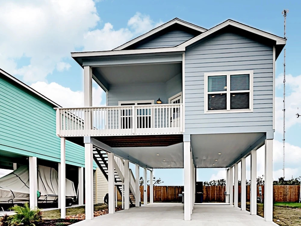 Coral Reef Home 3 Bedrooms 2 Bathrooms Home