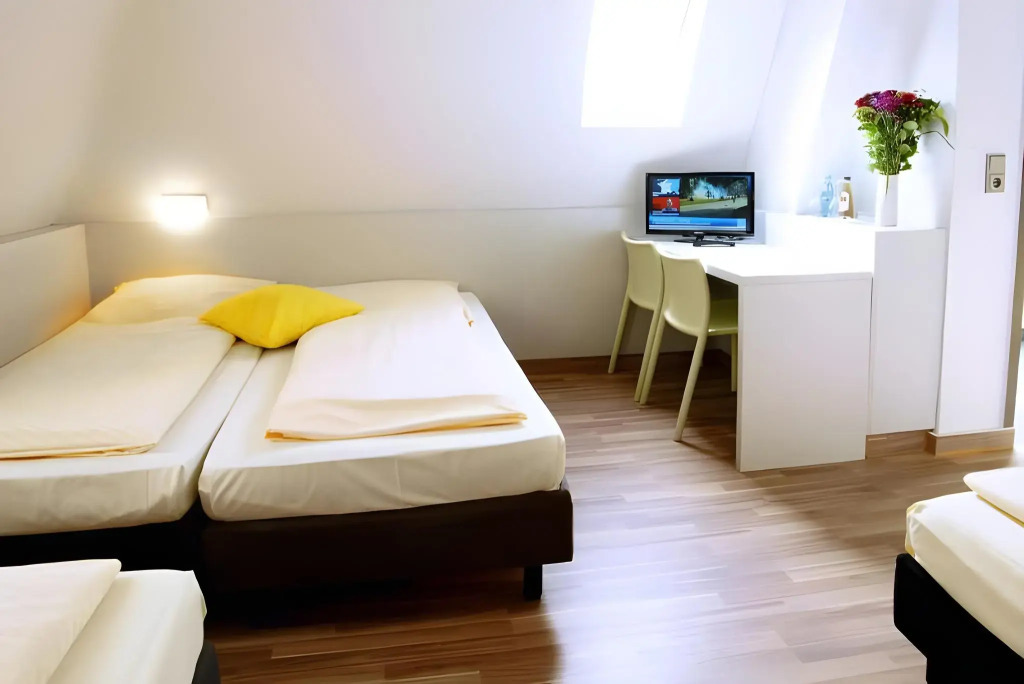 Colour Hotel