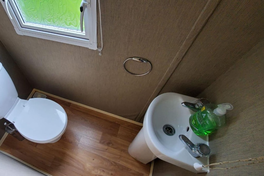 Family Friendly - Sleeps4 - Close To Nature