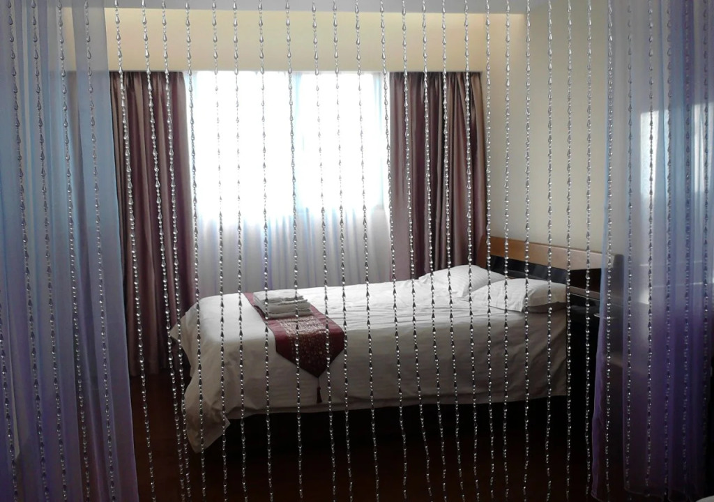 She&He Apartment Window of the World