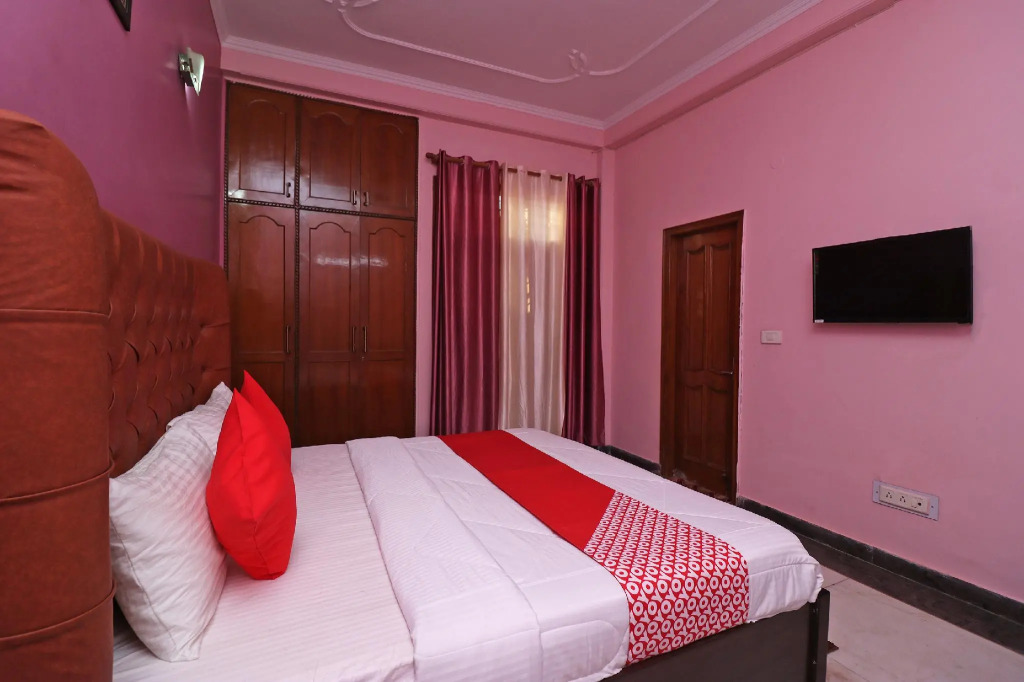 OYO 38025 Hotel The Rock Residency