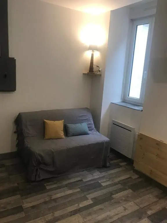 Joli Studio Entierement Renove