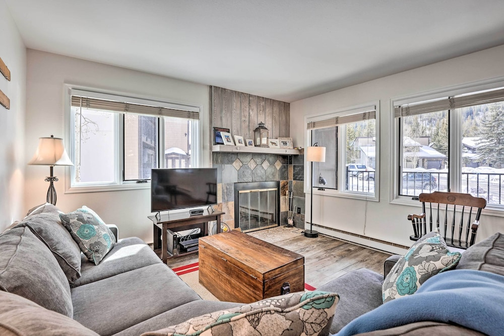 Cozy East Vail Condo ~ 6 Mi to Vail Village