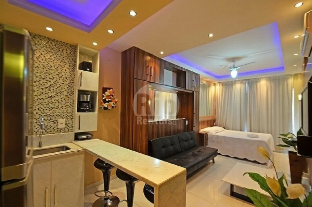 Lindo apto reformado com vista - C044