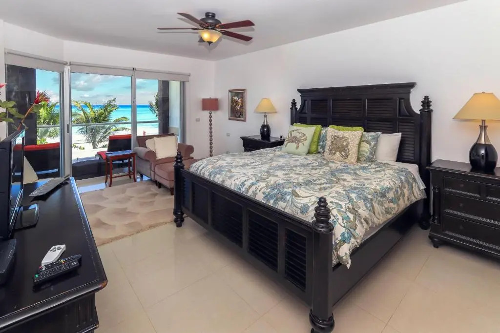 True Beachfront Condo - Corazon