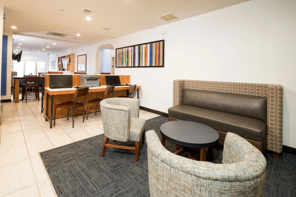 Holiday Inn Express Hotel & Suites Grand Blanc