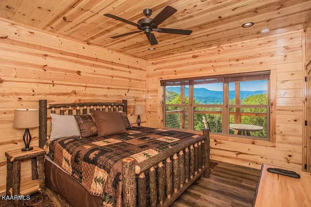 Starr Crest by Beyond Expectations w Indoor Pool