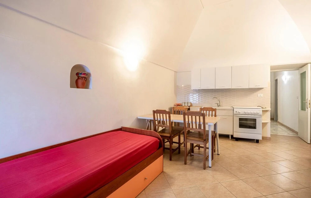 Beautiful Apartment in Peschici With Wifi and 2 Bedrooms
