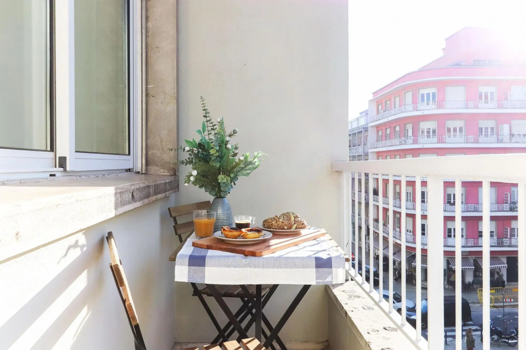 Almirante Balcony By Homing