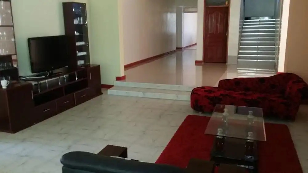 Yaris Guest House M&M