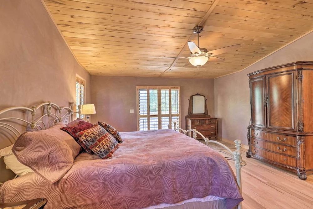 5 Mi to Butte Creek Trail: Prescott Home w/ Deck!