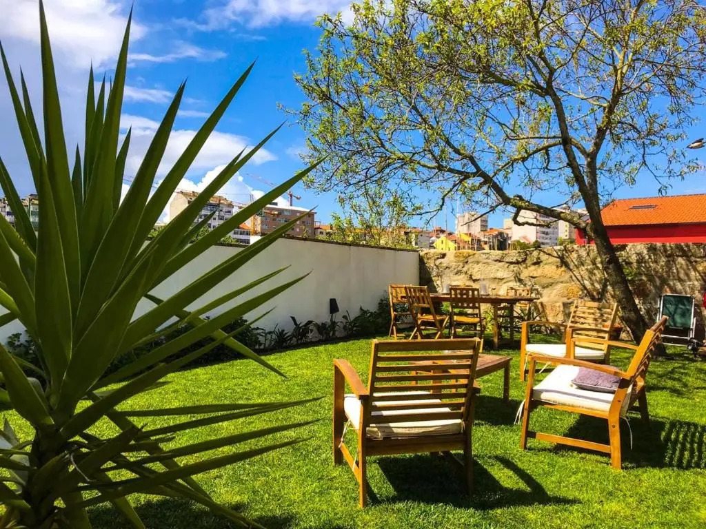 Peach Hostel & Suites