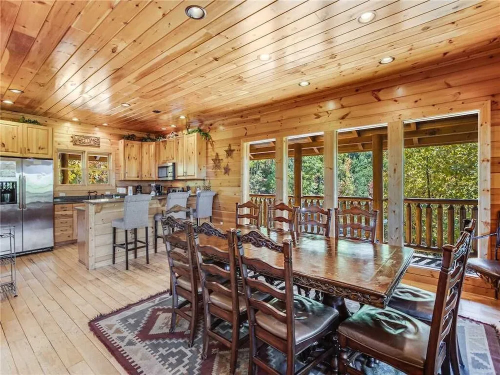 Big Bear Lodge - Five Bedroom Cabin