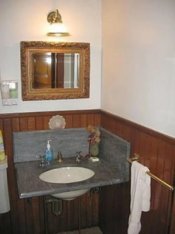 Olde Judge Mansion B&B