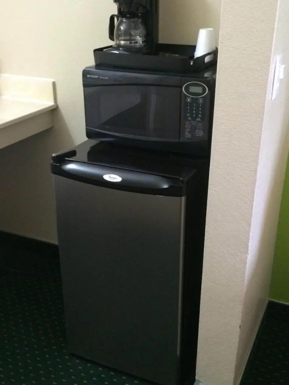 California Inn Hotel and Suites Adelanto US 395