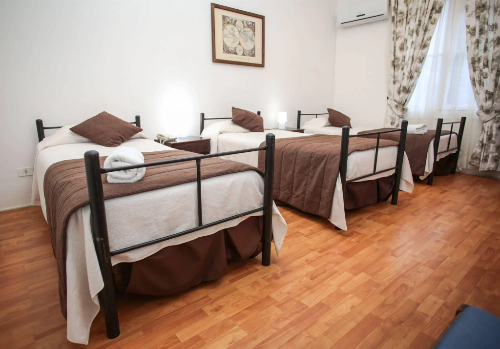 Hostal Plaza Londres 77