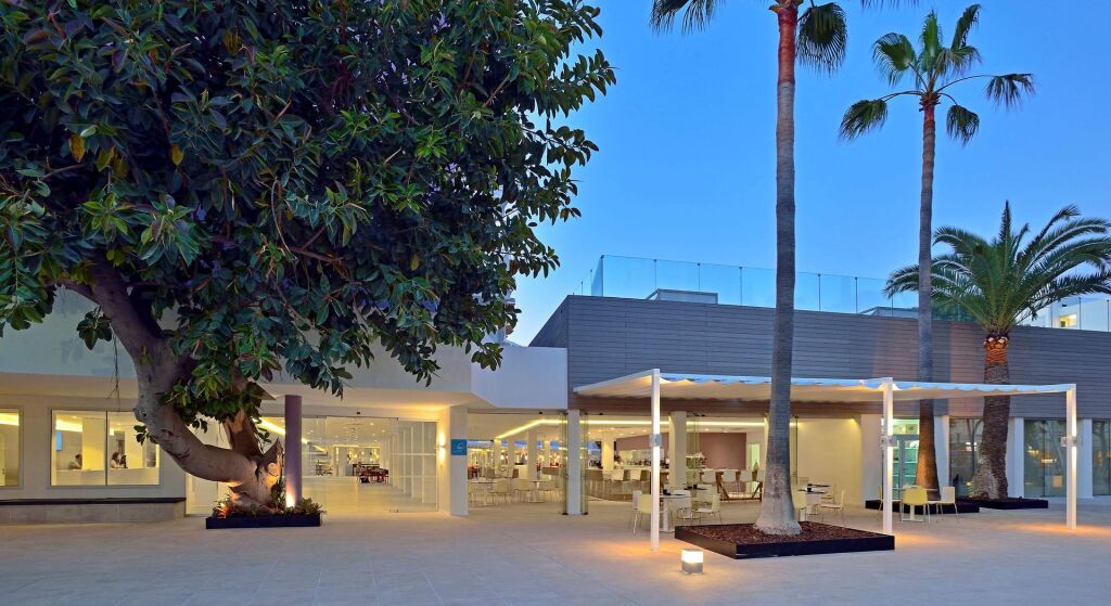 Отель Sol House Mallorca