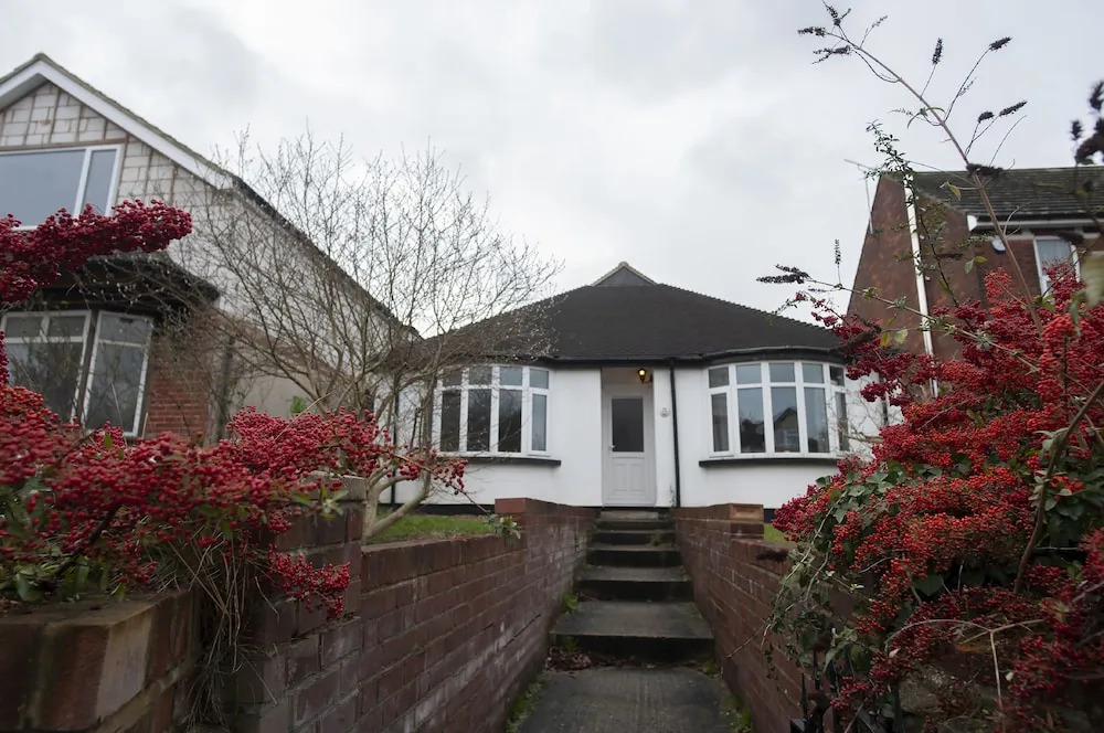 NEW Stunning 3BD House Central Ashford Sleeps 6!
